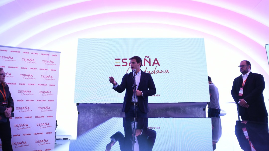 Rivera asegura que Sánchez e Iglesias humillan a los españoles por negociar los Presupuestos con el encarcelado Junqueras