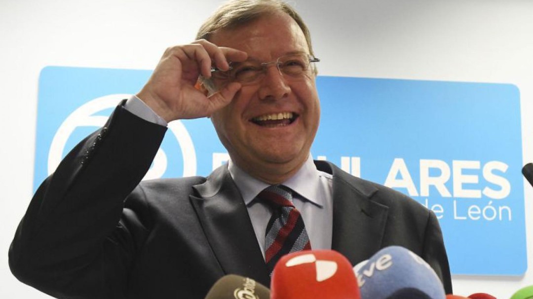 Silván asegura que aún no hablado con el PP sobre su candidatura