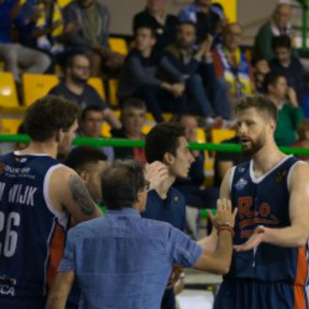El próximo sábado en el Pazo, el Club Ourense Baloncesto, recibirá al Oviedo con el parte de lesionados de Zamora, Watson, Okeke, Vidal y Rozitis. El próximo sábado en el Pazo, el Club Ourense Baloncesto, recibirá al Oviedo con el parte de lesionados de Zamora, Watson, Okeke, Vidal y Rozitis.