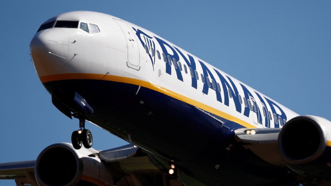 Dos vuelos desviados de Valencia a Alicante y cortado un tramo de Cercanías