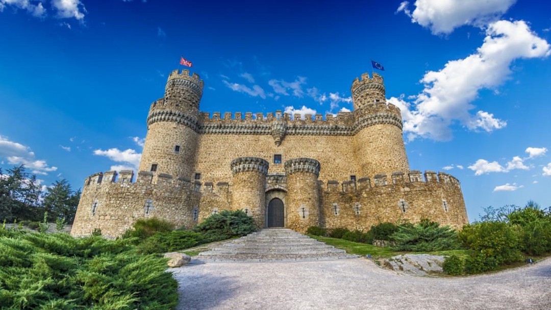 El castillo de Manzanares El Real, sede de la cultura alternativa
