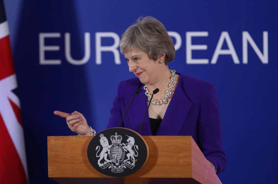 Theresa May atiende a los medios tras una cumbre europea Theresa May atiende a los medios tras una cumbre europea