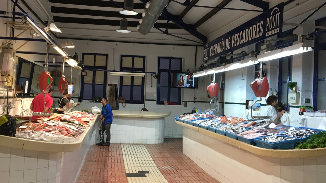 Obras de mejora en la pescadería del Mercat Municipal de Dénia