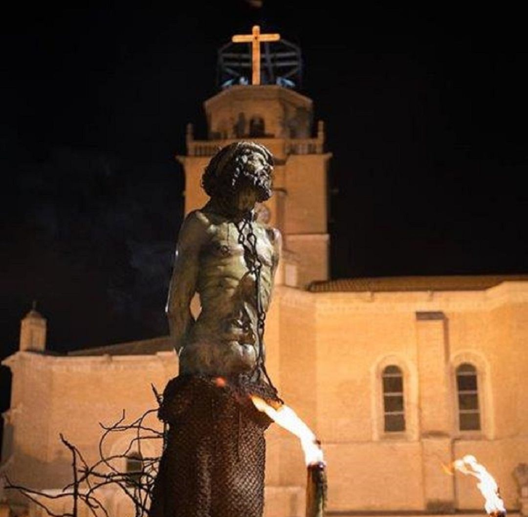 Imagen del Cristo Preso a su paso por la Plaza Mayor de la Hispanidad Imagen del Cristo Preso a su paso por la Plaza Mayor de la Hispanidad