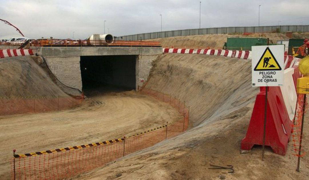 Obras sin finalizar del tren Móstoles-Navalcarnero Obras sin finalizar del tren Móstoles-Navalcarnero