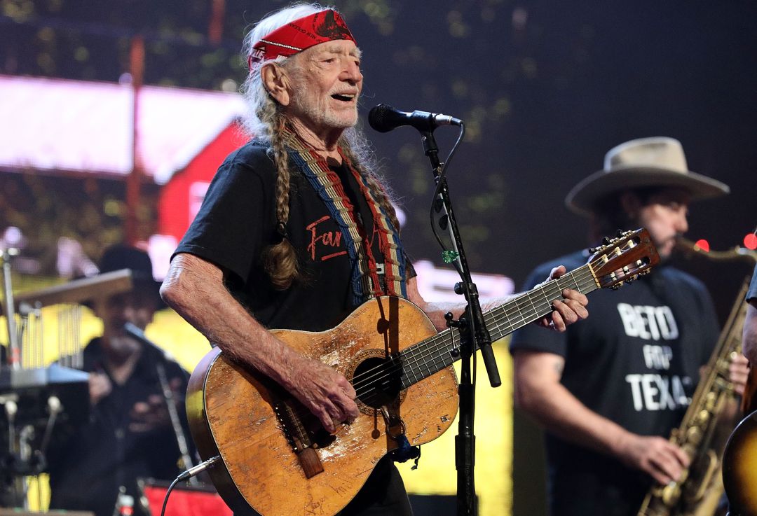 Willie Nelson durante una actuación en septiembre de 2018 Willie Nelson durante una actuación en septiembre de 2018