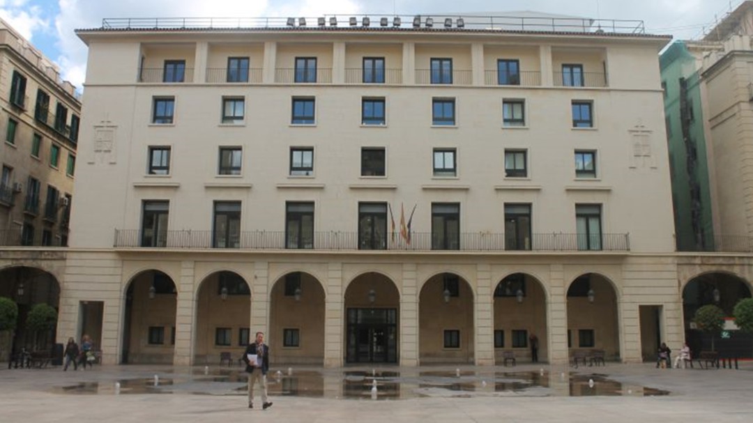 Pasa a disposición judicial el presidente de un club de fútbol de Alicante por abusos y corrupción de menores