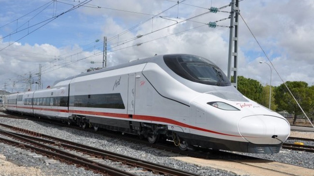 300 pasajeros de un Talgo, atrapados durante 12 horas por un corte en las vías