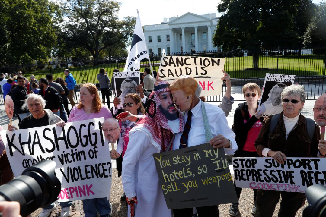 Protestas ante la Casa Blanca de activistas por el caso del periodista Jamal Khashoggi. Protestas ante la Casa Blanca de activistas por el caso del periodista Jamal Khashoggi.