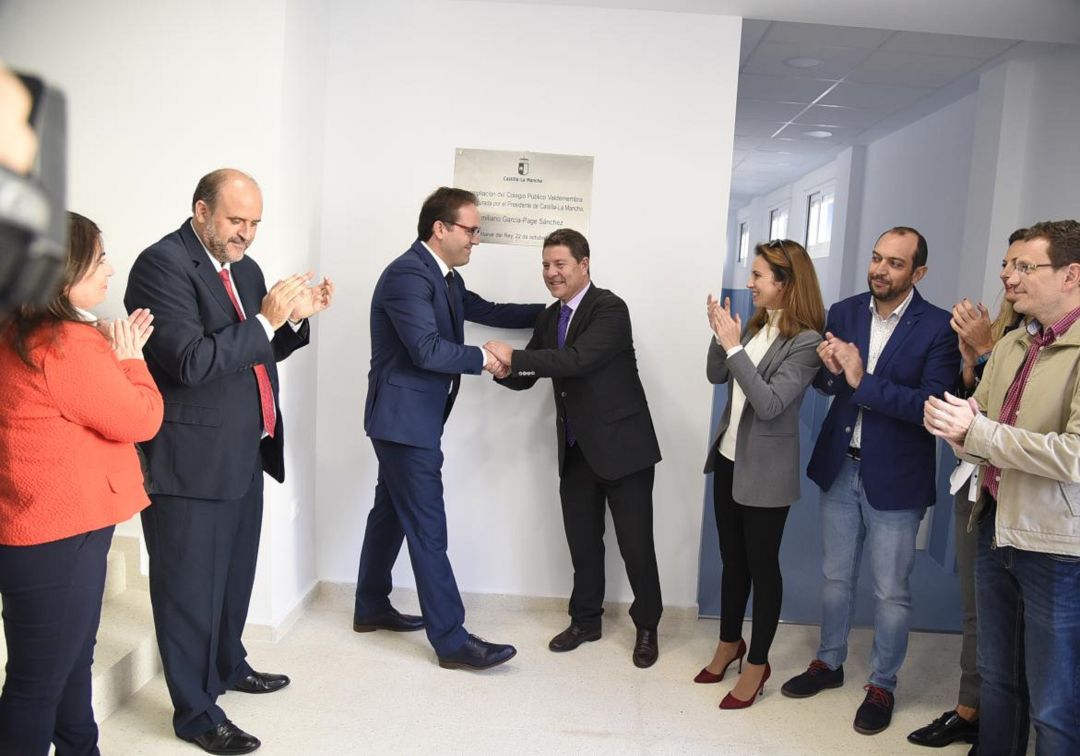 García-Page inaugura mejoras educativas en Villagarcía y Quintanar del Rey