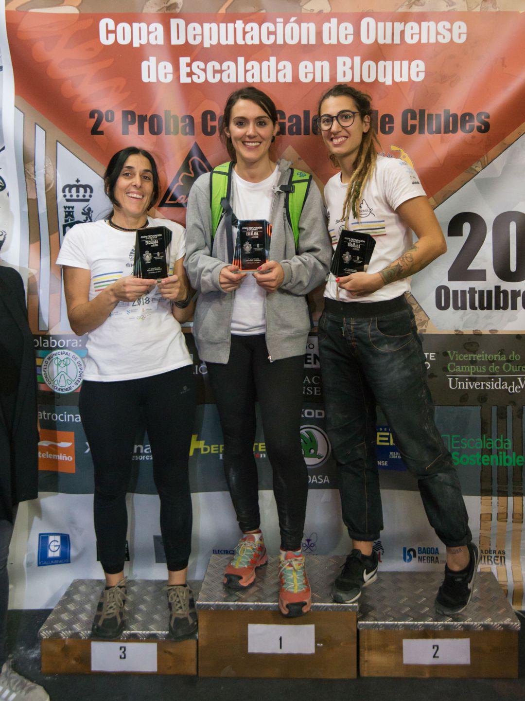 En el podio de la Primera Copa Diputación femenina absoluta de escalada en bloque, Campeona, Lucía Sousa, Subcampeona, Thais López y Tercera, Pilu Vázquez.. En el podio de la Primera Copa Diputación femenina absoluta de escalada en bloque, Campeona, Lucía Sousa, Subcampeona, Thais López y Tercera, Pilu Vázquez..