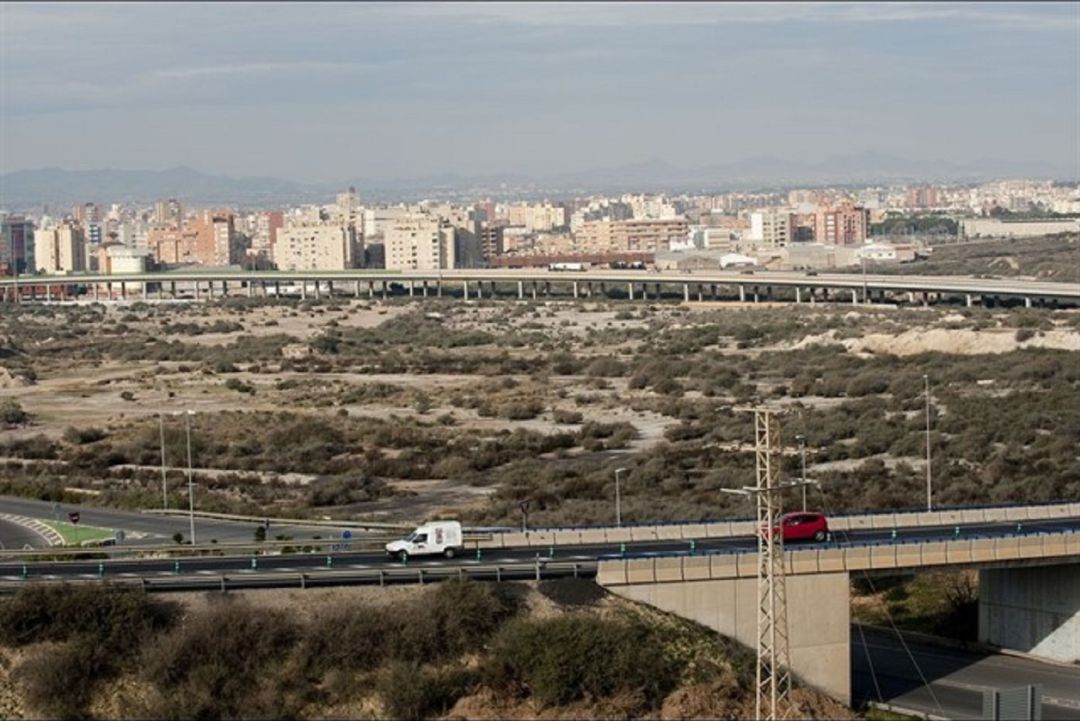 Una plataforma para reivindicar la descontaminación de antiguos terrenos industriales como el Hondón Una plataforma para reivindicar la descontaminación de antiguos terrenos industriales como el Hondón