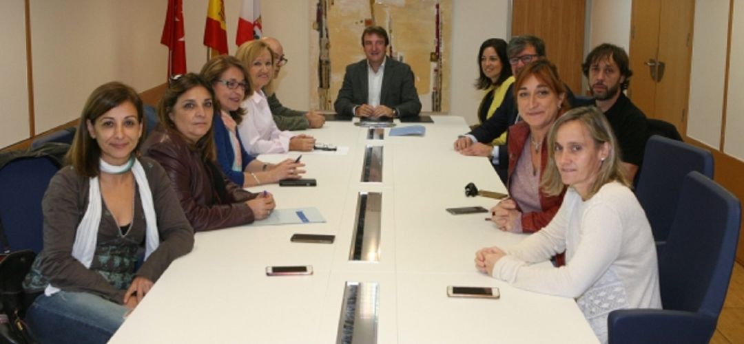 El alcalde de Tres Cantos, Jesús Moreno, preside la firma del convenio El alcalde de Tres Cantos, Jesús Moreno, preside la firma del convenio