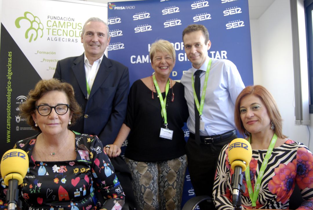 Concha Villaescusa, Esteban Pachá, Ana Villaescusa, Andrés Payo y Rosa Rodríguez Cano hablaron del III Encuentro de Investigadores Campus Tecnológico. Concha Villaescusa, Esteban Pachá, Ana Villaescusa, Andrés Payo y Rosa Rodríguez Cano hablaron del III Encuentro de Investigadores Campus Tecnológico.