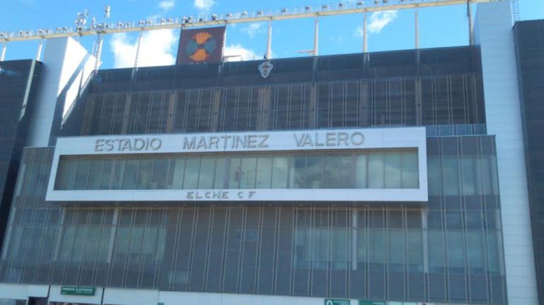 Imagen de la fachada de la Tribuna del Martínez Valero Imagen de la fachada de la Tribuna del Martínez Valero