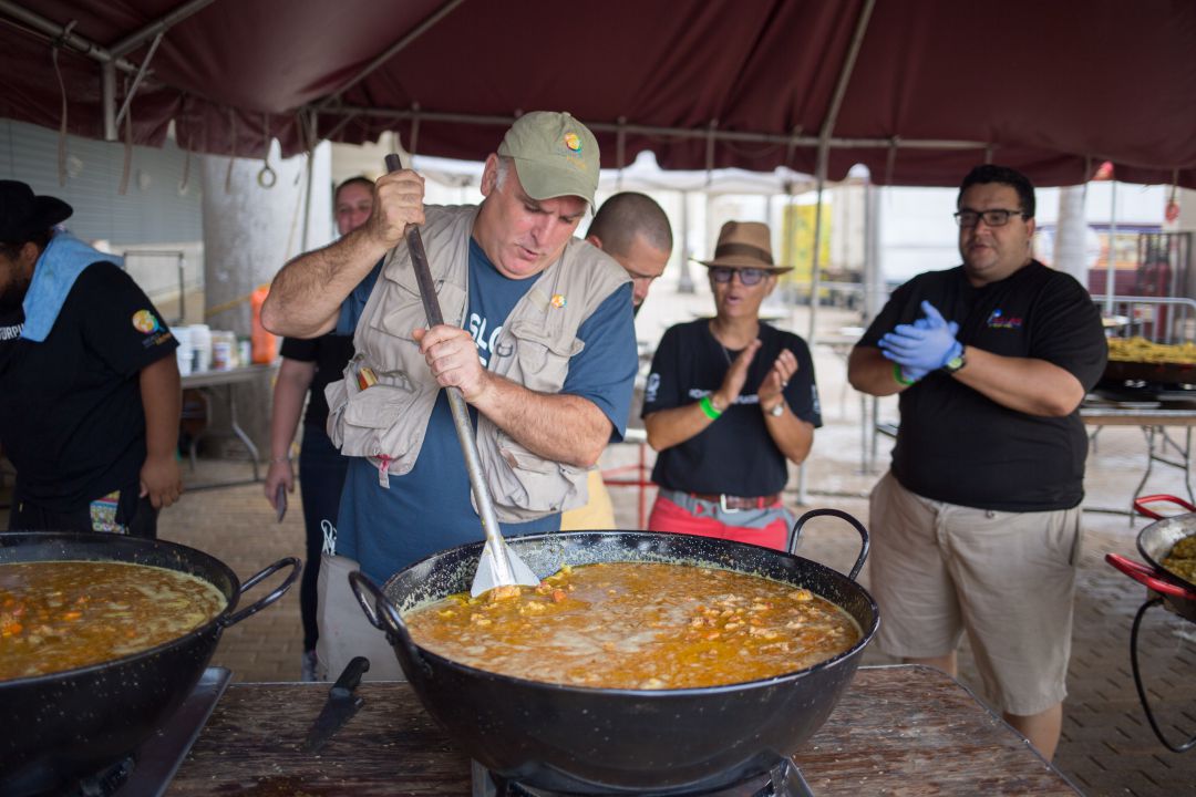 José Andrés fundó World Central Kitchen para atender a los afectados del terremoto de Haití. José Andrés fundó World Central Kitchen para atender a los afectados del terremoto de Haití.