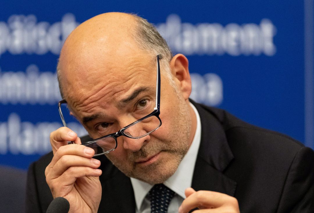 El comisario europeo de Asuntos Económicos, Pierre Moscovici, durante una rueda de prensa en el Parlamento de Estrasburgo El comisario europeo de Asuntos Económicos, Pierre Moscovici, durante una rueda de prensa en el Parlamento de Estrasburgo
