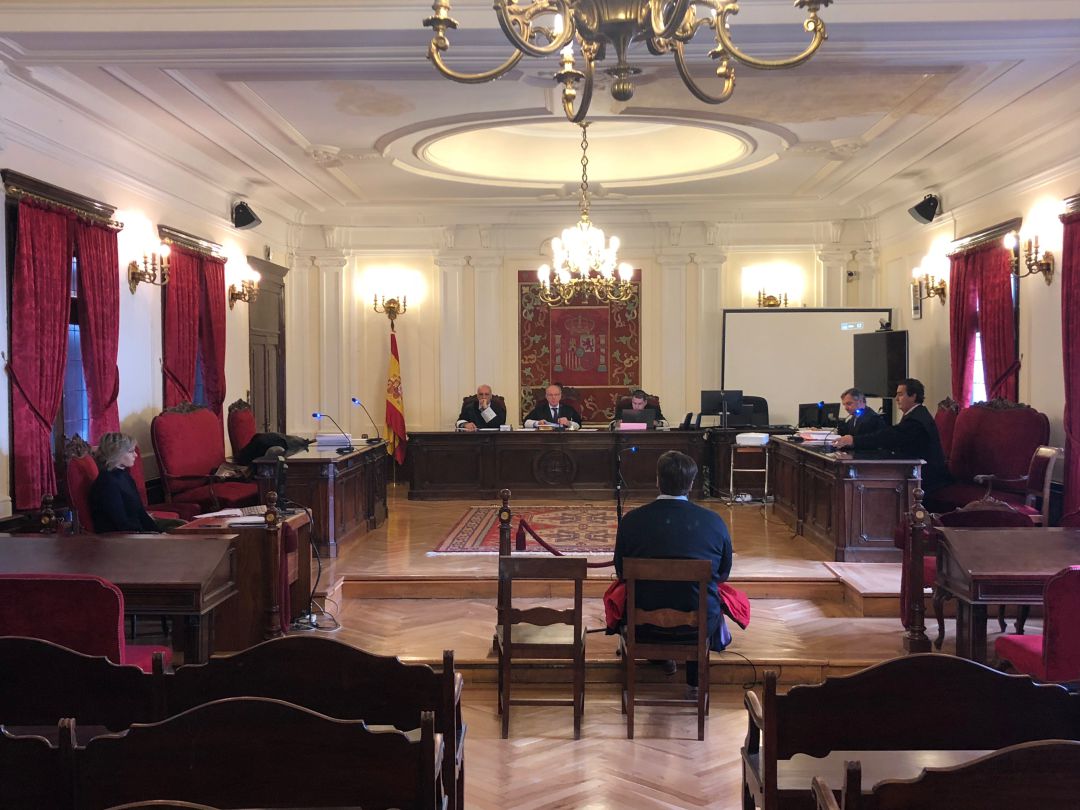 Imagen de la vista contra el alcalde de Cacabelos Imagen de la vista contra el alcalde de Cacabelos