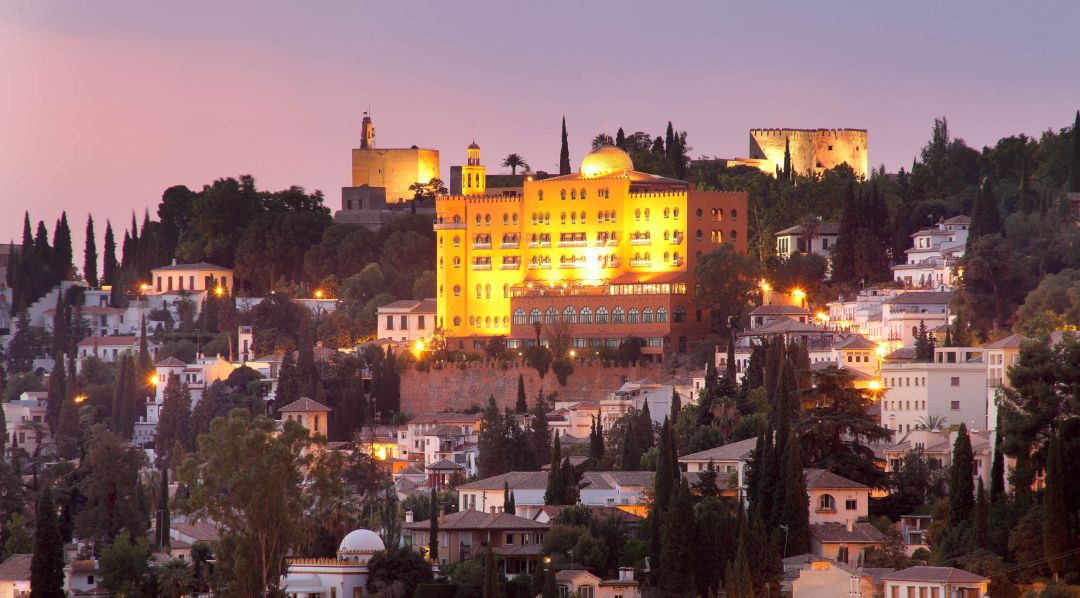 Hotel Alhambra Palace, confort y lujo al estilo nazarí entre dos mundos Hotel Alhambra Palace, confort y lujo al estilo nazarí entre dos mundos