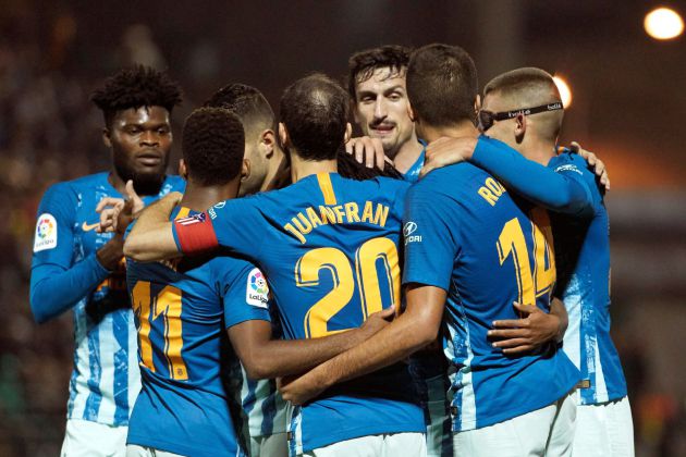Los jugadores del Atlético de Madrid celebran tras marcar ante el Sant Andreu, durante el partido de ida de los dieciseisavos de final de la Copa del Rey que disputan esta noche en el estadio Narcís Sala. Los jugadores del Atlético de Madrid celebran tras marcar ante el Sant Andreu, durante el partido de ida de los dieciseisavos de final de la Copa del Rey que disputan esta noche en el estadio Narcís Sala.