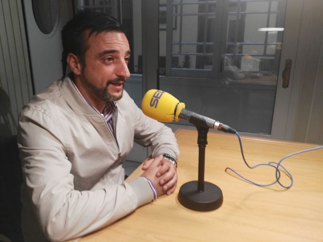 José Antonio Díaz, delegado municipal de Infraestructuras y Medio Ambiente, en los estudios de Radio Jerez José Antonio Díaz, delegado municipal de Infraestructuras y Medio Ambiente, en los estudios de Radio Jerez