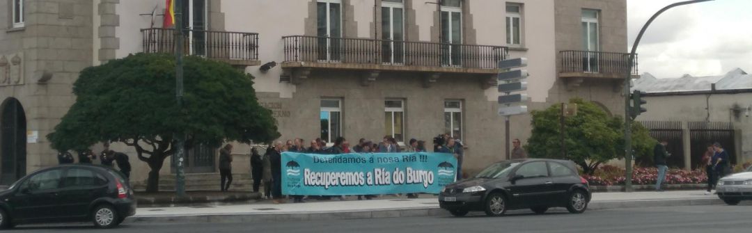Movilización de los mariscadores de la ría de O Burgo Movilización de los mariscadores de la ría de O Burgo