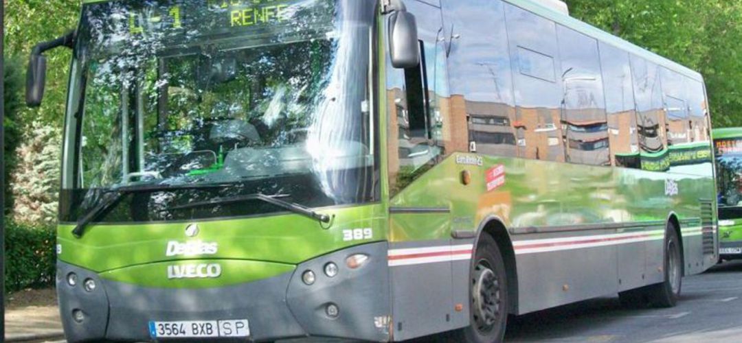 Un autobus interurbano en ruta Un autobus interurbano en ruta