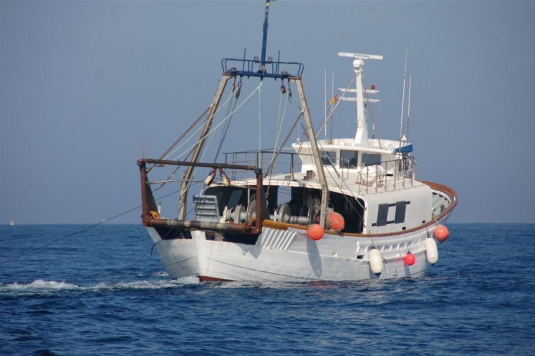 Ayudas a 20 pesqueros por la paralización temporal de la flota de arrastre Ayudas a 20 pesqueros por la paralización temporal de la flota de arrastre