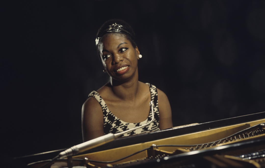 Nina Simone al piano durante una actuación en 1968 Nina Simone al piano durante una actuación en 1968