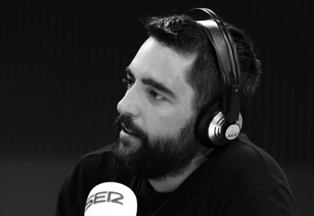 El humorista Dani Mateo durante su sección 'Cuerpos Especiales' en 'Hoy por Hoy' El humorista Dani Mateo durante su sección 'Cuerpos Especiales' en 'Hoy por Hoy'
