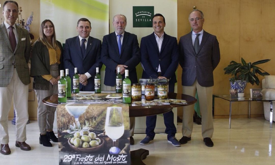 Presentan la Fiesta del Mosto y de la Aceituna Fina del Aljarafe Presentan la Fiesta del Mosto y de la Aceituna Fina del Aljarafe