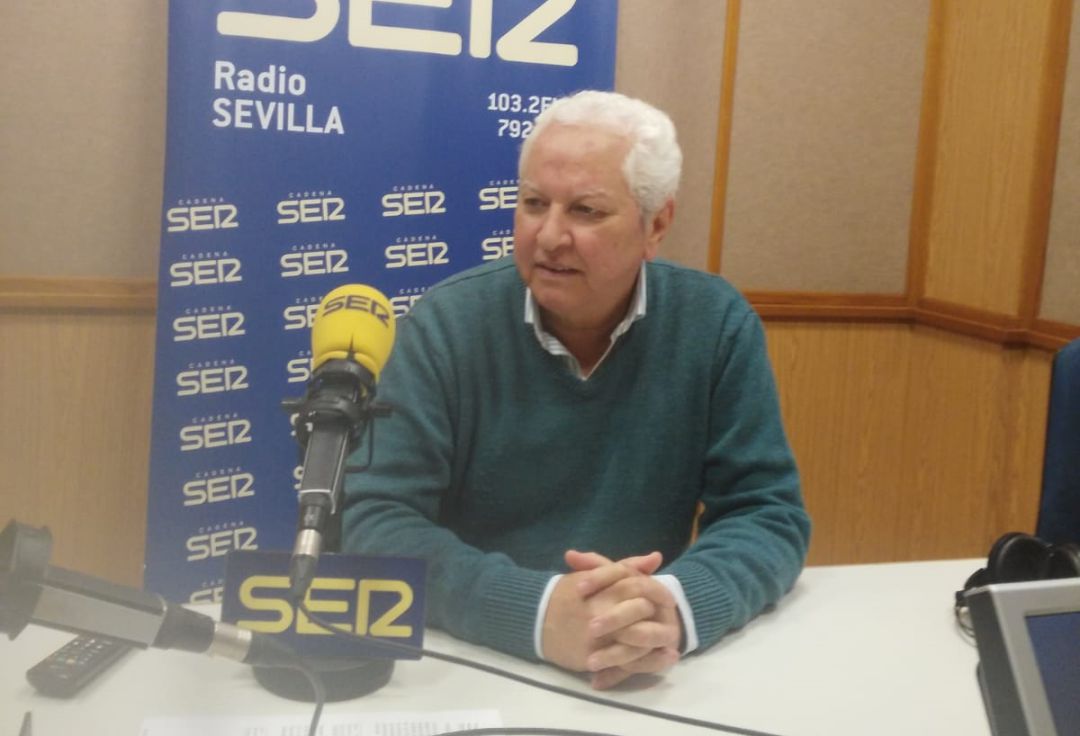 Antonio Piñero, actual presidente del Consejo de Cofradías y uno de los candidatos en las elecciones del próximo día 15, en el estudio de Cruz de Guía Antonio Piñero, actual presidente del Consejo de Cofradías y uno de los candidatos en las elecciones del próximo día 15, en el estudio de Cruz de Guía