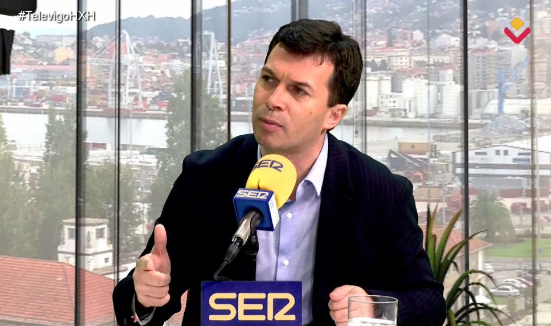 Gonzalo Caballero durante su entrevista en Radio Vigo y Televigo Gonzalo Caballero durante su entrevista en Radio Vigo y Televigo