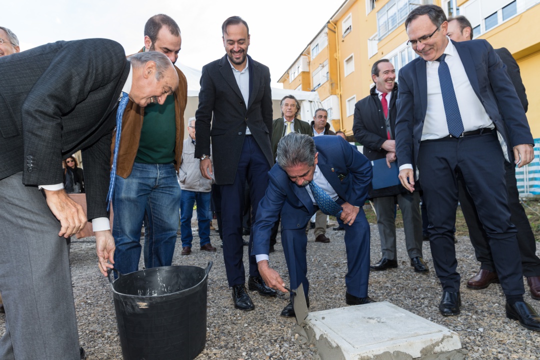 Colocación de la primera piedra de las viviendas de Campuzano Colocación de la primera piedra de las viviendas de Campuzano
