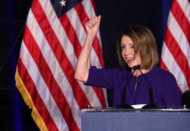 Nancy Pelosi celebra la victoria demócrata en la Cámara de Representantes. Nancy Pelosi celebra la victoria demócrata en la Cámara de Representantes.