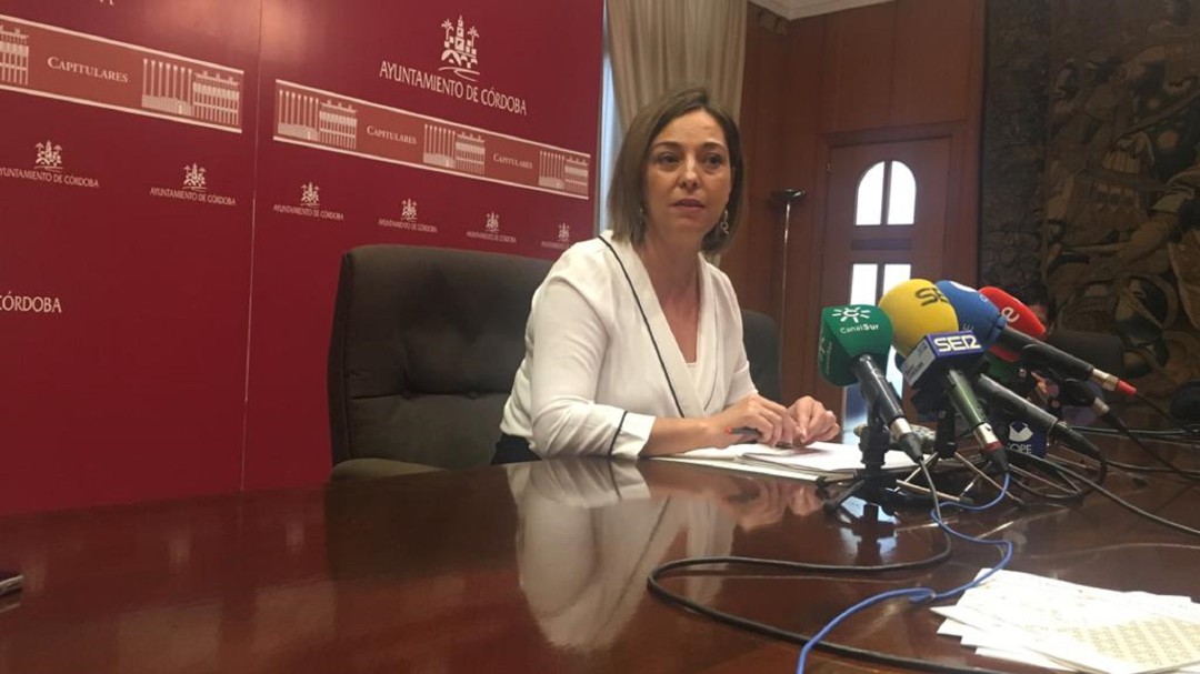 Ambrosio pone a la Alhambra de ejemplo de gestión compartida para la Mezquita