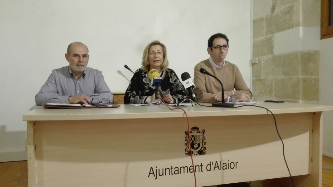Coia Sugrañes presentó el convenio para financiar la electrificación de La Trotxa III Fase. Coia Sugrañes presentó el convenio para financiar la electrificación de La Trotxa III Fase.