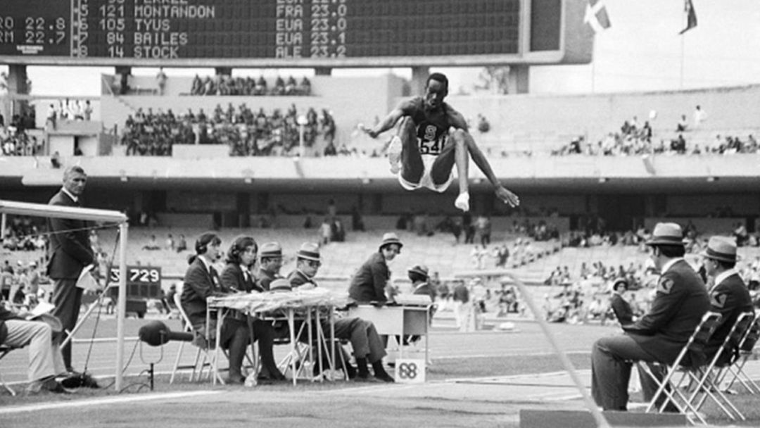 El 18 de octubre de 1.968 Beamon saltó 8,90 en los Juegos Olímpicos de México. El 18 de octubre de 1.968 Beamon saltó 8,90 en los Juegos Olímpicos de México.