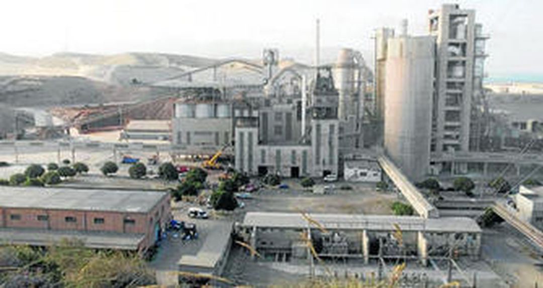 Cemez suspende el cierre de la plata de Gádor. Cemez suspende el cierre de la plata de Gádor.
