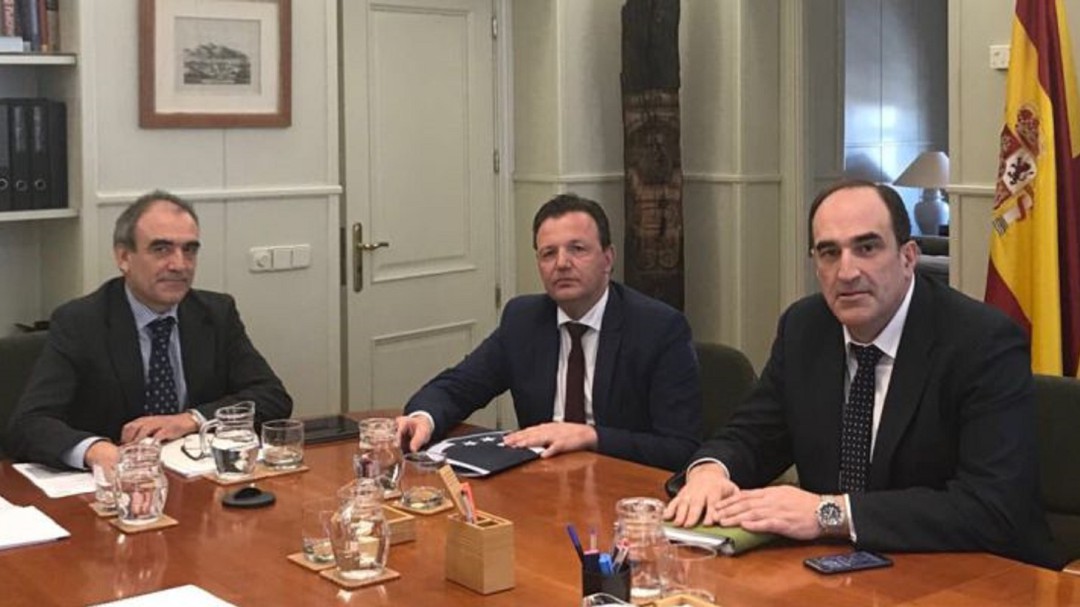 Juan Figueroa califica de foto de maquillaje la reunión de los alcaldes socialistas del norte con Fomento