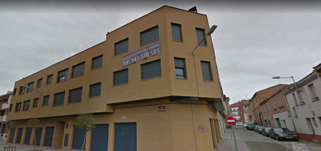 El Gobierno acuerda con la Sareb una solución para las familias afectadas por desahucio de sus casas en Villamediana El Gobierno acuerda con la Sareb una solución para las familias afectadas por desahucio de sus casas en Villamediana