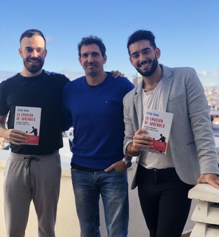 "Un maestro inspira, marca vidas. Internet no lo hará nunca" "Un maestro inspira, marca vidas. Internet no lo hará nunca"