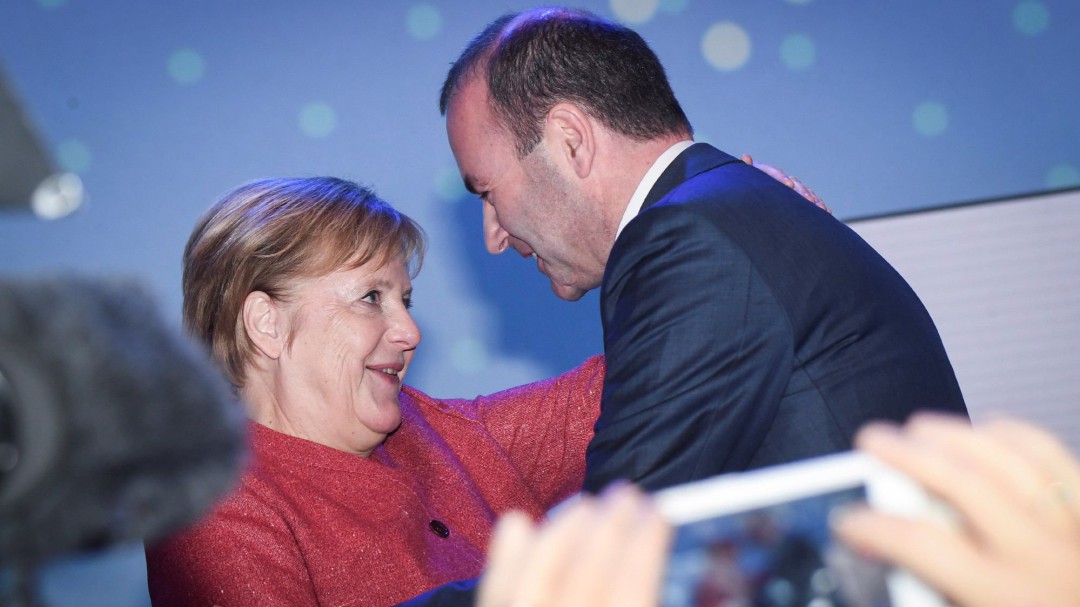 Los populares europeos quieren que Merkel mantenga su poder