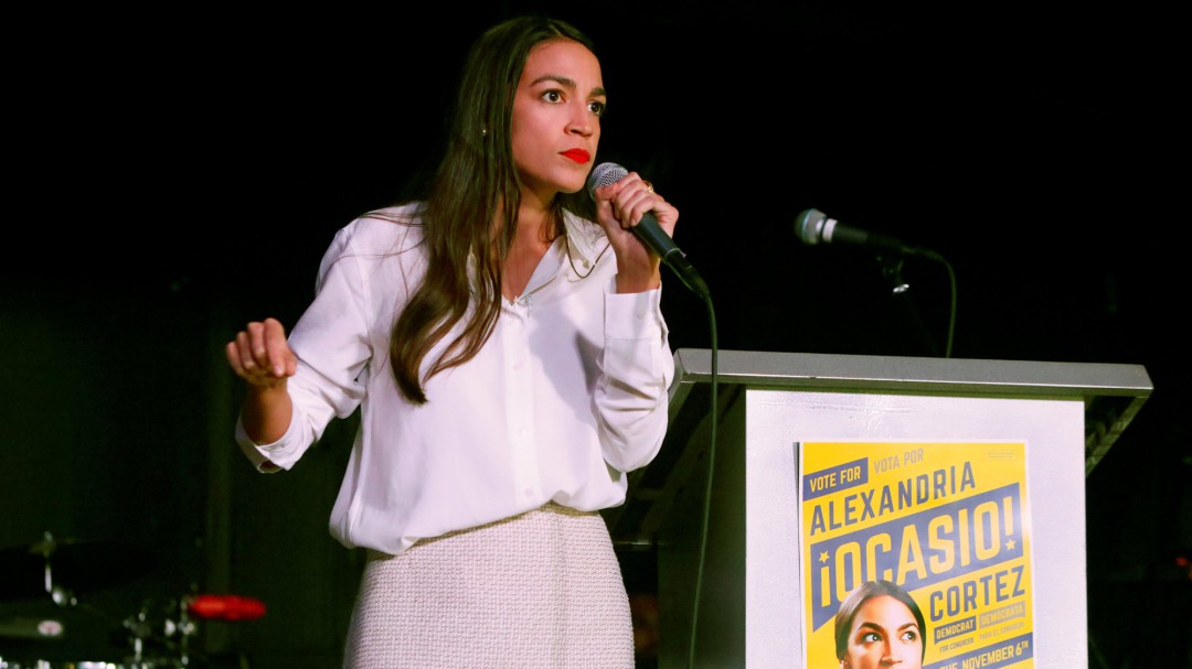 La congresista más joven de Estados Unidos no tiene dinero para mudarse a Washington