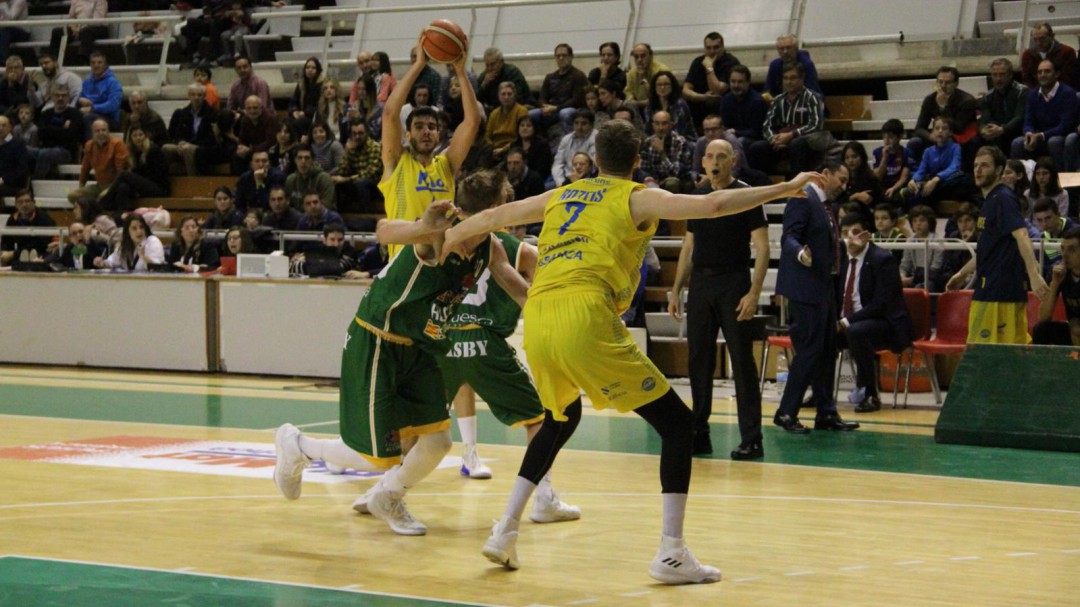 Los triples de Huesca hacen caer al COB