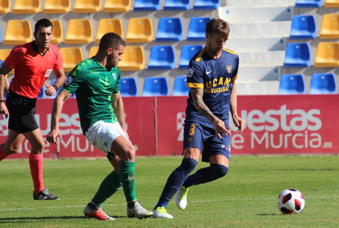 La magia de Isi Ros deja líder al UCAM La magia de Isi Ros deja líder al UCAM