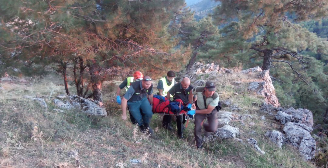 Momento del rescate de los dos barranquistas. Momento del rescate de los dos barranquistas.