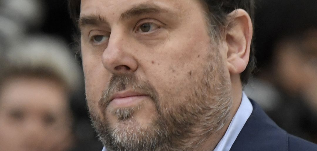 "Tots els espanyols han vist com en un cap de setmana PP i PSOE canviaven cromos per governar un poder judicial polititzat" "Tots els espanyols han vist com en un cap de setmana PP i PSOE canviaven cromos per governar un poder judicial polititzat"