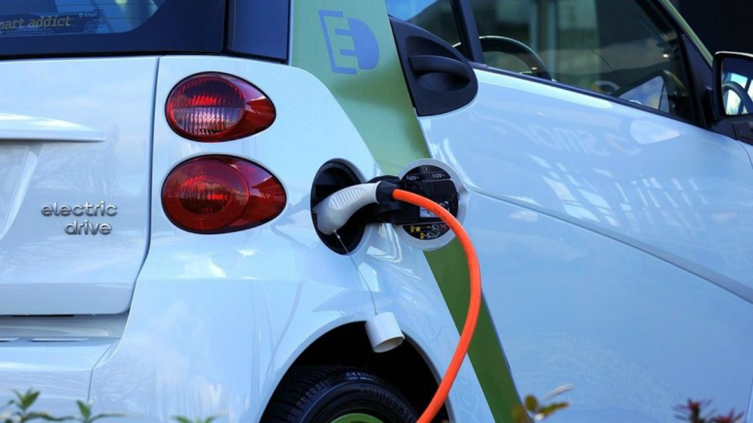 Sólo tres coches eléctricos por cada 1.000 matriculados en España