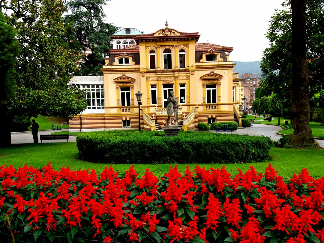 Palacete de Villa Magdalena, Oviedo. Palacete de Villa Magdalena, Oviedo.